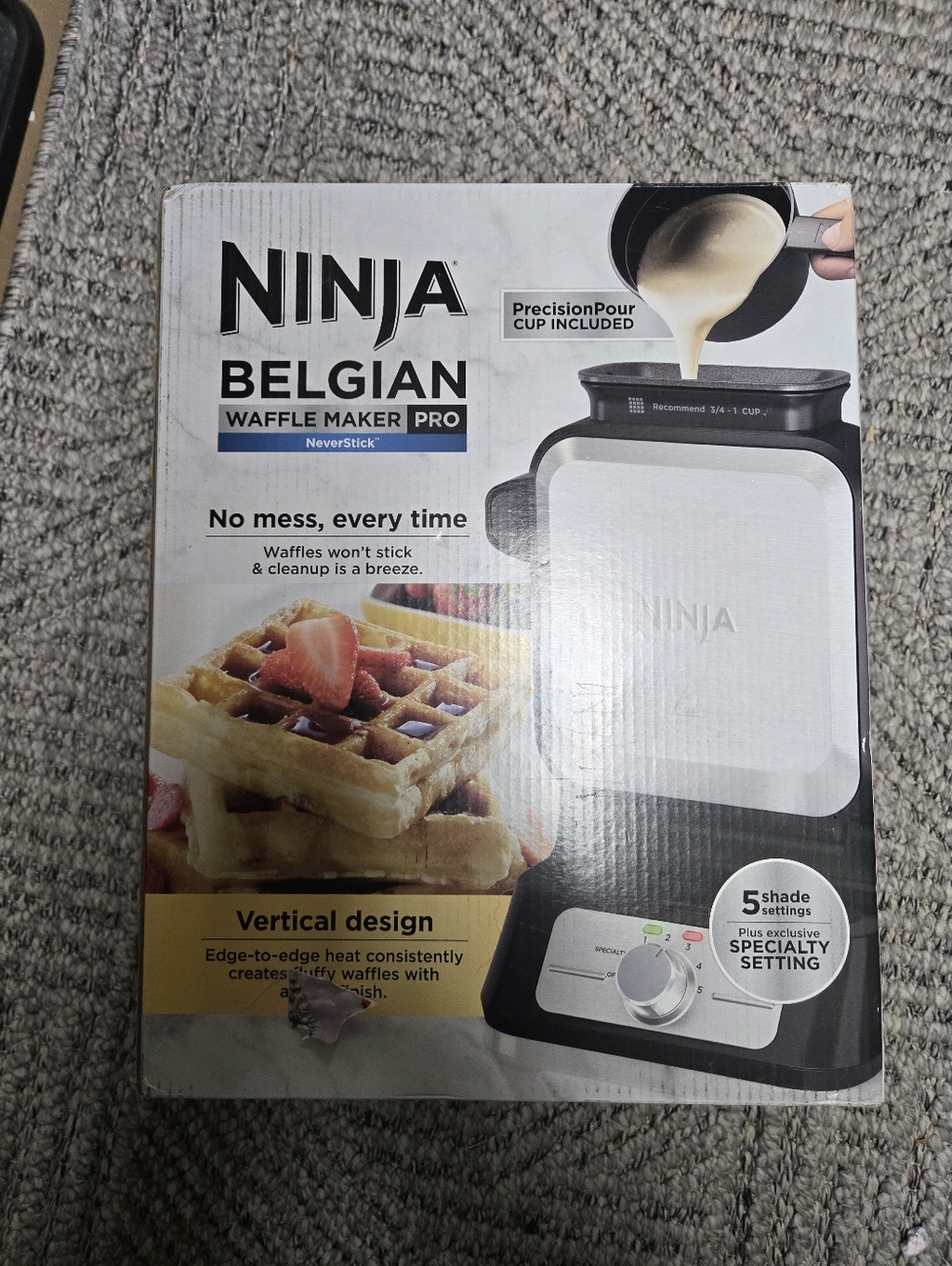 Ninja Belgian Waffle Maker Pro - White and Black